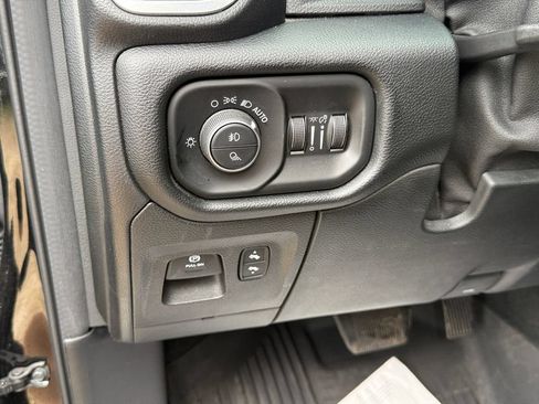 Used 2020 RAM 1500 Laramie AWD/4WD image 17