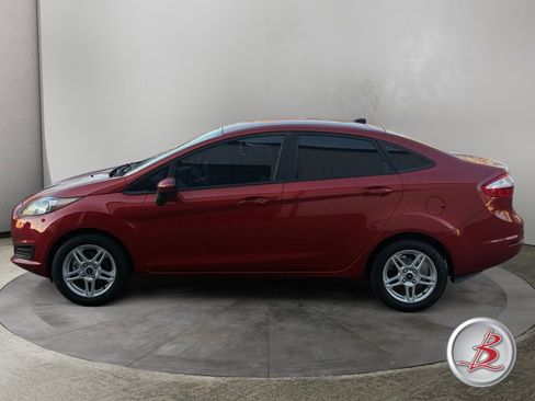 Used 2019 Ford Fiesta SE image 4