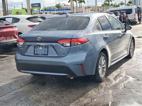 Used 2021 Toyota Corolla LE w/ LE Convenience Package FWD image 4