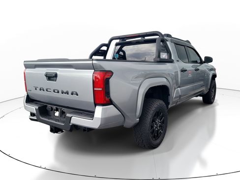 Used 2025 Toyota Tacoma SR5 RWD image 7