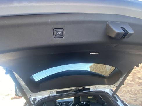 Used 2024 Buick Enclave Premium image 18