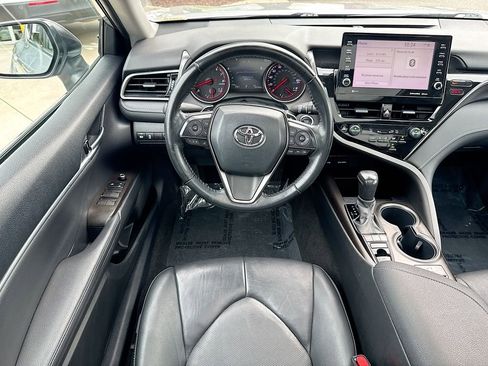 Used 2021 Toyota Camry XSE FWD image 11