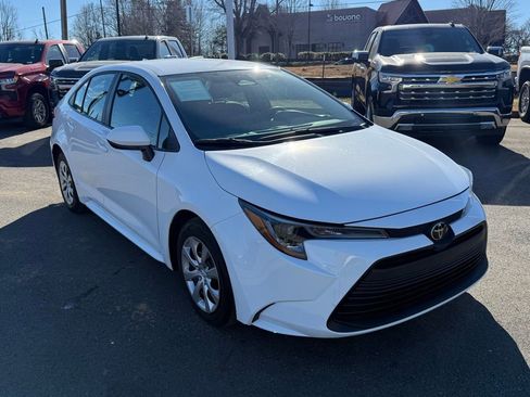 Used 2025 Toyota Corolla LE image 8