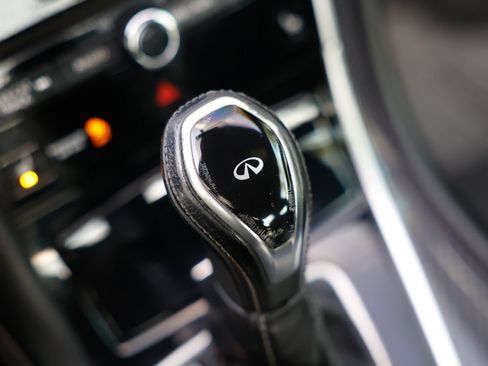 Used 2017 INFINITI Q60 Red Sport 400 AWD/4WD image 43