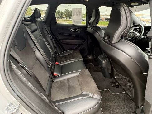 Used 2019 Volvo XC60 T5 R-Design w/ Protection Package AWD/4WD image 30