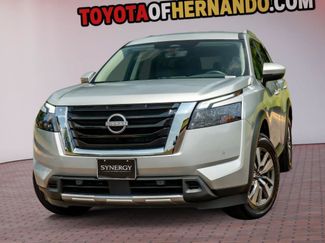Used 2025 Nissan Pathfinder SL FWD video 1