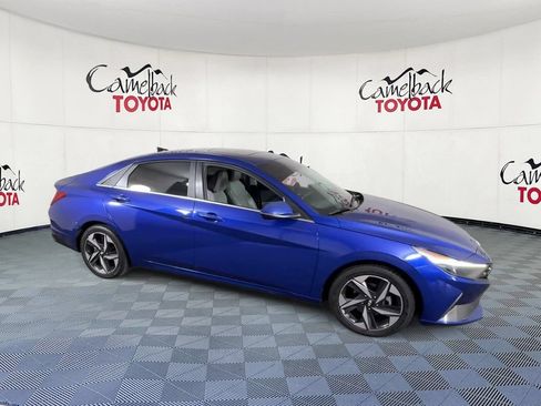 Used 2021 Hyundai Elantra Limited FWD image 2