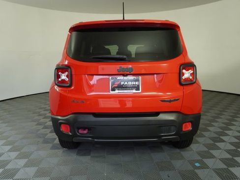 Used 2017 Jeep Renegade Trailhawk AWD/4WD image 6