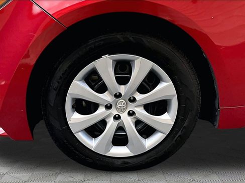 Used 2021 Toyota Corolla LE FWD image 11