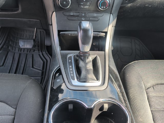 Used 2015 Ford Edge SE w/ Cargo Accessory Package FWD image 14