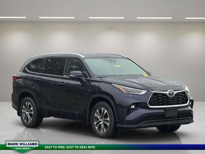 Used 2022 Toyota Highlander XLE
