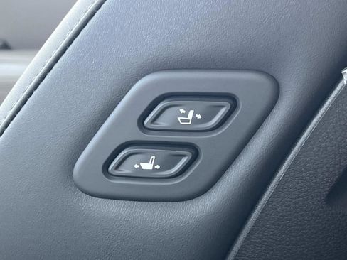 New 2026 Kia Carnival EX FWD image 17
