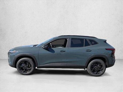 New 2026 Chevrolet Trax LT w/ Midnight Edition FWD image 5