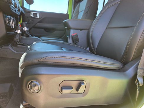New 2026 Jeep Gladiator Sport AWD/4WD image 11
