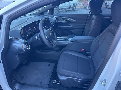 New 2026 Chevrolet Equinox EV LT image 8