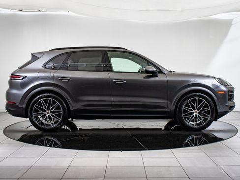 Used 2024 Porsche Cayenne image 9