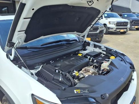 Used 2022 Jeep Cherokee Limited image 12