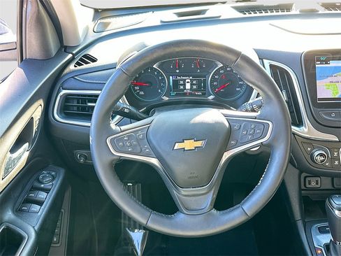 Used 2018 Chevrolet Equinox Premier image 24