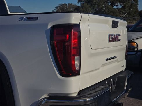 Used 2022 GMC Sierra 1500 SLE w/ X31 Off-Road Package image 29