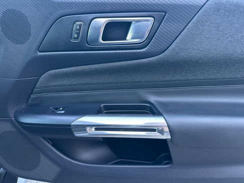 Used 2025 Ford Mustang EcoBoost image 18