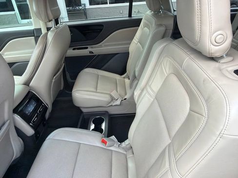 Used 2020 Lincoln Aviator Reserve w/ Elements Package Plus RWD image 10