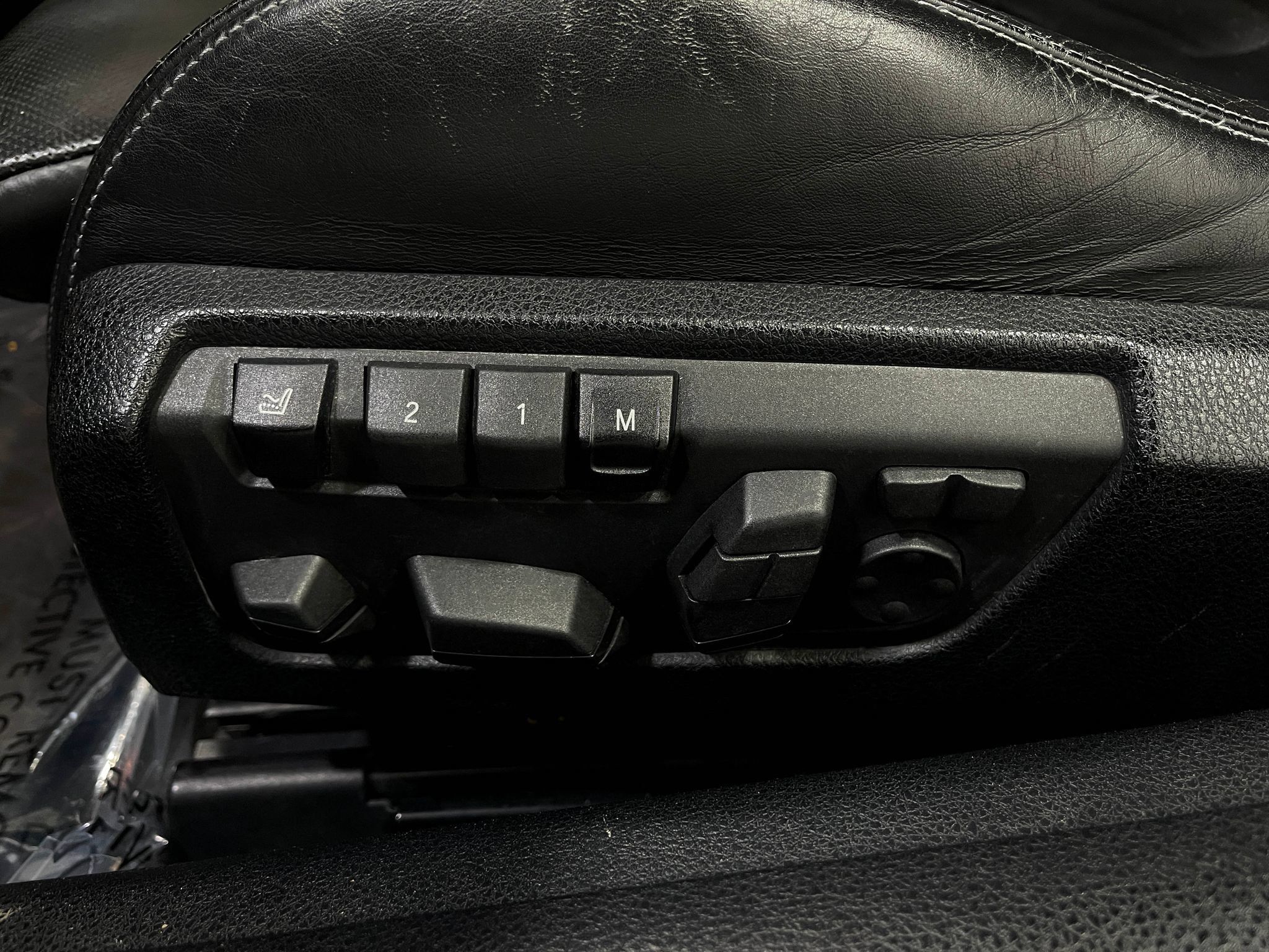 Used 2015 BMW M6 Convertible RWD image 16