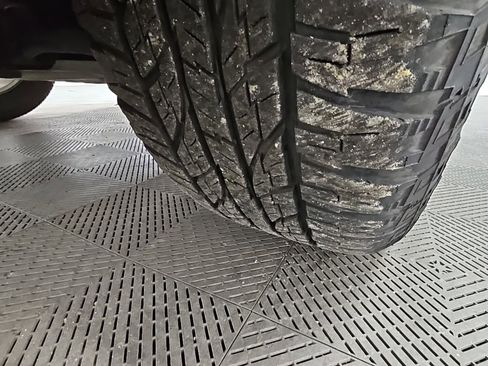 Used 2022 GMC Yukon XL SLT image 47