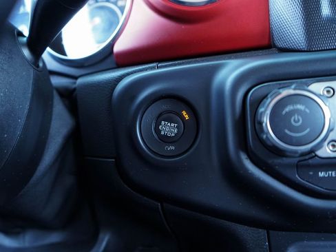 Used 2019 Jeep Wrangler Unlimited Rubicon image 24