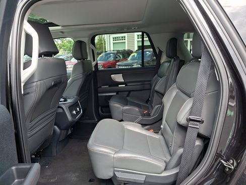 Certified 2025 Ford Expedition Active AWD/4WD image 11