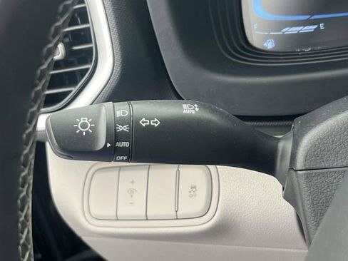 Certified 2023 Hyundai Venue SEL w/ Cargo Package image 21