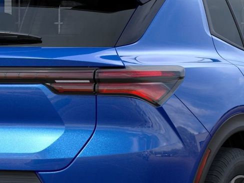 New 2026 Chevrolet Equinox EV LT FWD image 11