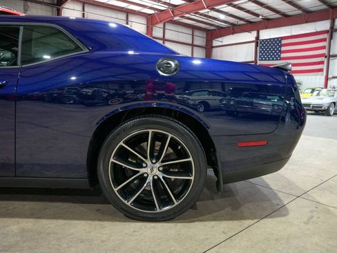 Used 2017 Dodge Challenger R/T Scat Pack RWD image 5