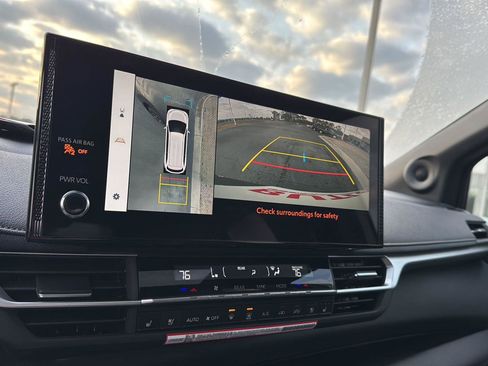 New 2026 Toyota Sienna Platinum image 20