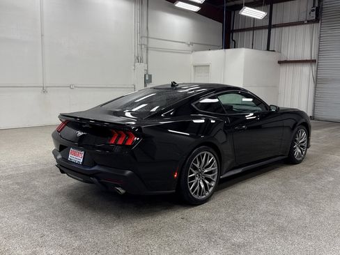 Used 2025 Ford Mustang Premium image 14