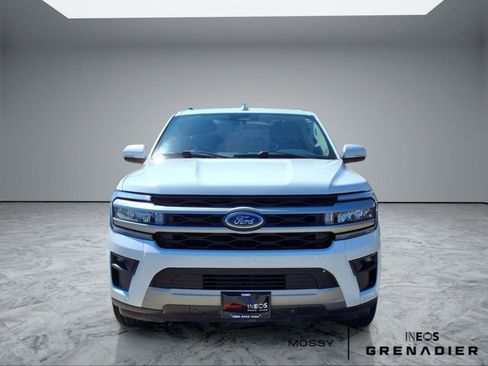 Used 2022 Ford Expedition XLT image 3