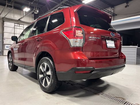 Used 2017 Subaru Forester 2.5i Premium w/ All-Weather Package AWD/4WD image 5
