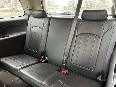 Used 2011 GMC Acadia SLT w/ Technology Package image 18