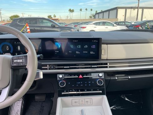 Used 2025 Hyundai Santa Fe SEL FWD image 15