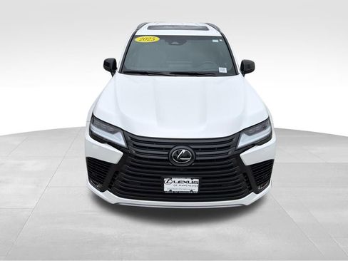 Used 2025 Lexus LX 700h Overtrail image 2