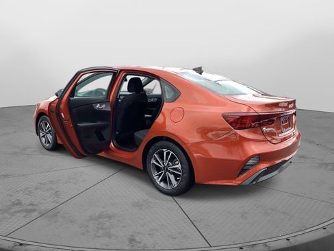 Used 2023 Kia Forte LXS w/ LXS Technology Package image 35