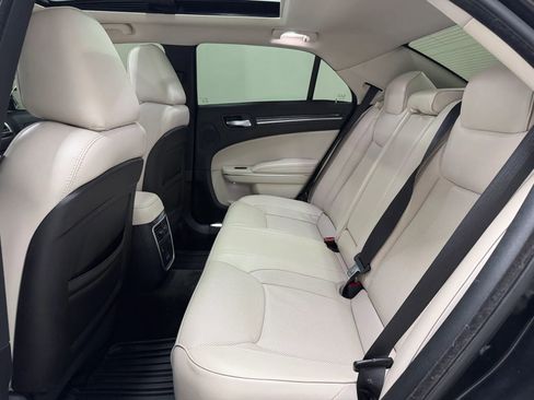 Used 2017 Chrysler 300 C w/ Safetytec Plus Group RWD image 16