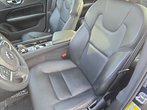 Used 2022 Volvo S60 B5 Momentum w/ Climate Package image 14