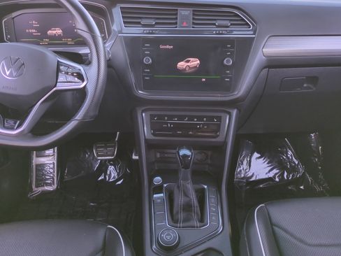 Used 2022 Volkswagen Tiguan SEL R-Line image 11