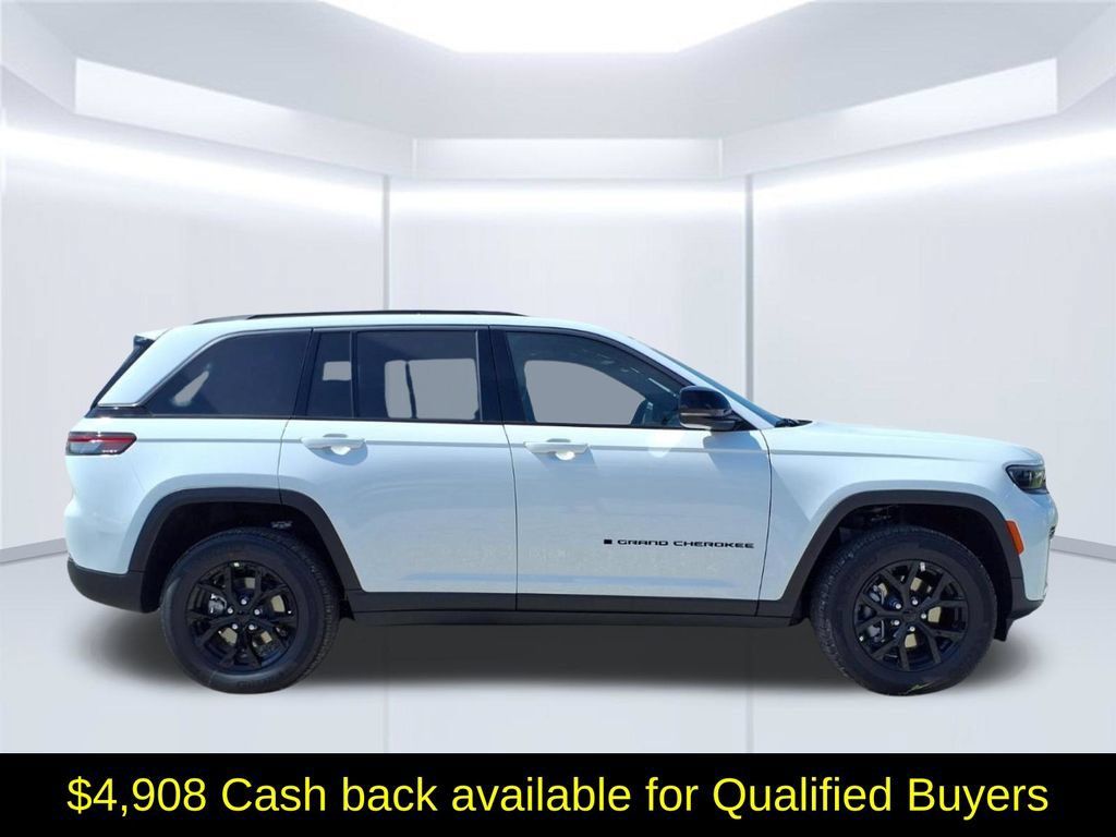 New 2026 Jeep Grand Cherokee Altitude AWD/4WD image 2