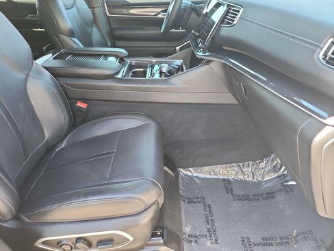 Used 2023 Jeep Wagoneer 4WD image 17