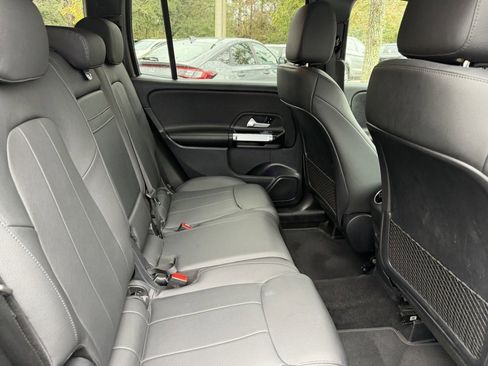 Used 2022 Mercedes-Benz GLB 250 4MATIC image 8