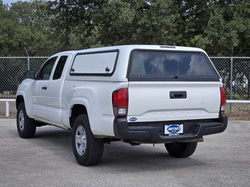 Used 2022 Toyota Tacoma SR RWD image 5