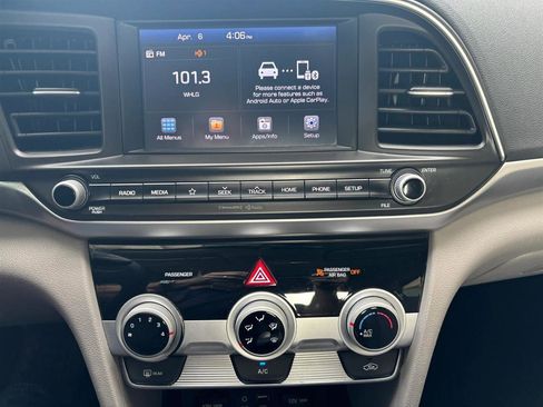Used 2019 Hyundai Elantra SEL image 13