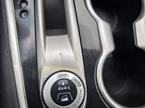 Used 2020 Nissan Pathfinder S AWD/4WD image 22