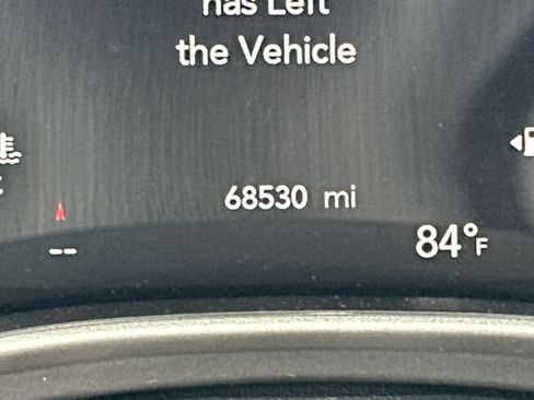 Used 2023 Chrysler Pacifica Touring-L FWD image 25
